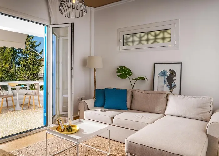 Breeze One Bedroom Apartment By Blupine
